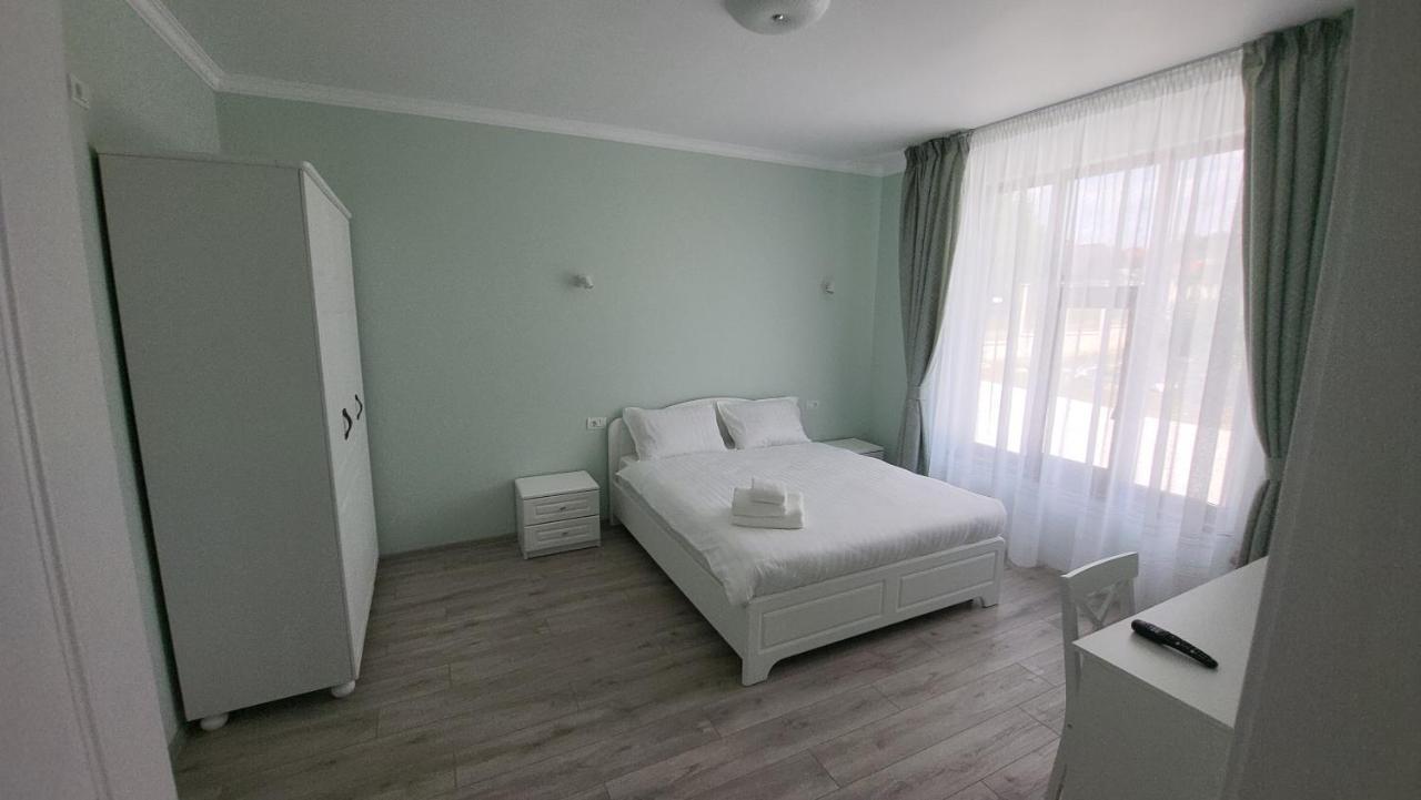 Colt De Rai Bed and Breakfast Hîrtoape Εξωτερικό φωτογραφία