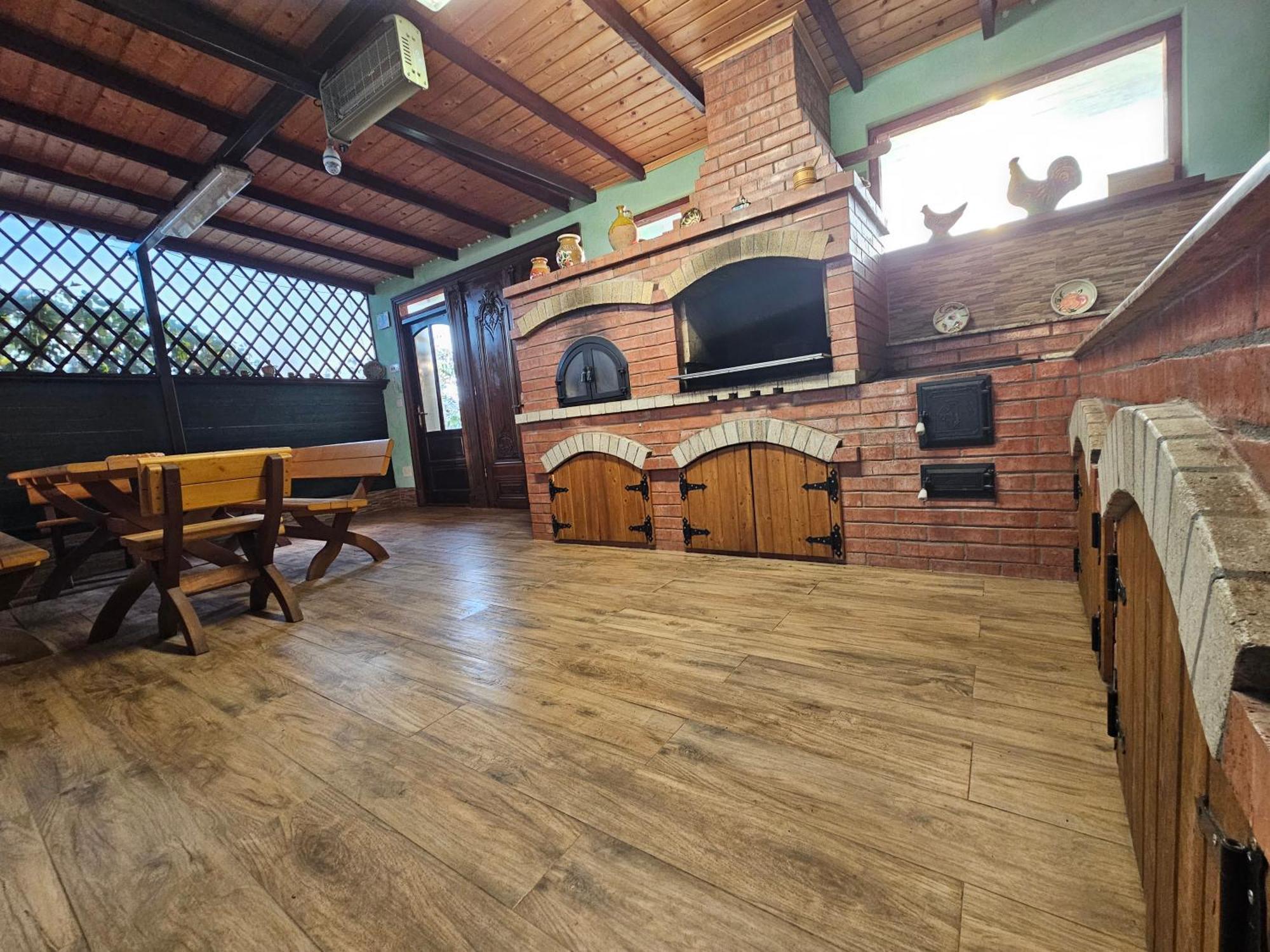 Colt De Rai Bed and Breakfast Hîrtoape Εξωτερικό φωτογραφία